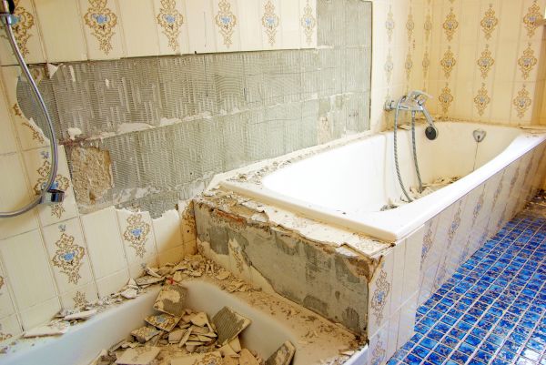 Bathtub Demolition in Tempe